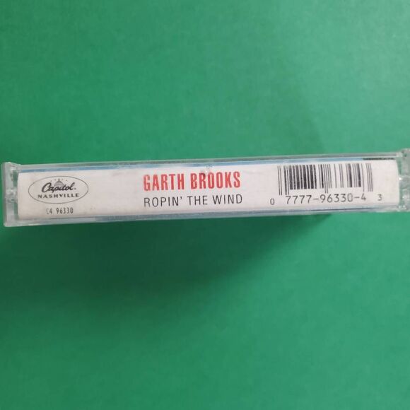 Garth Brooks Ropin’ the Wind Cassette 1991 Capitol - Picture 3 of 3